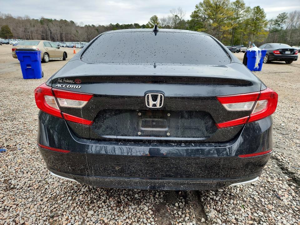 Продажа на аукционе авто 2018 Honda Accord, vin: 1HGCV1F43JA161454, номер лота: 74745835