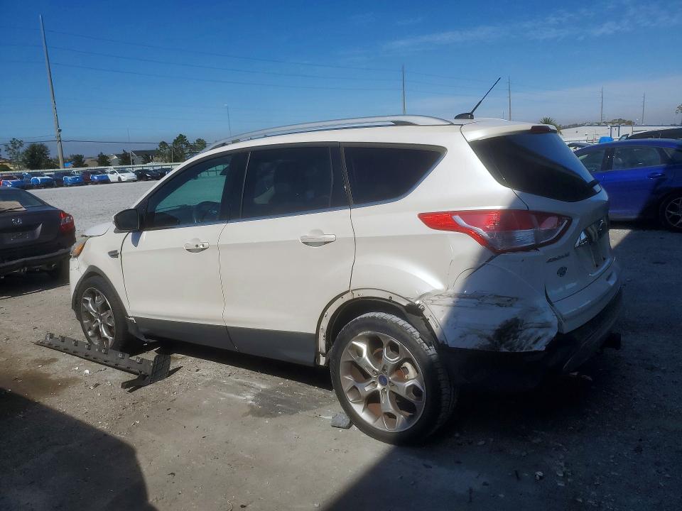 2015 Ford Escape მანქანა იყიდება აუქციონზე, vin: 1FMCU0J91FUB36455, აუქციონის ნომერი: 75848365