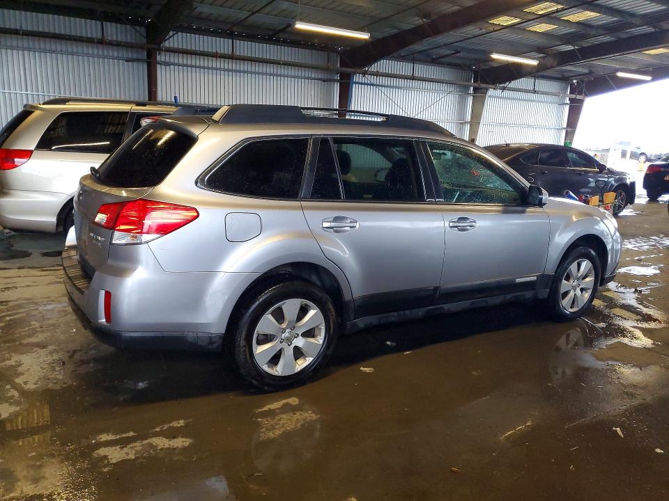 Auction sale of the 2010 Subaru Outback, vin: 4S4BRBCC6A3370512, lot number: 77391815