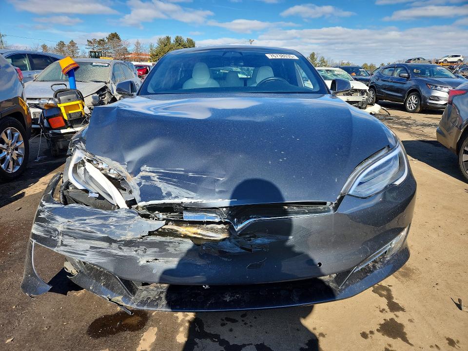 76738035 :رقم المزاد ، 5YJSA1E43KF336835 vin ، 2019 Tesla Model S مزاد بيع