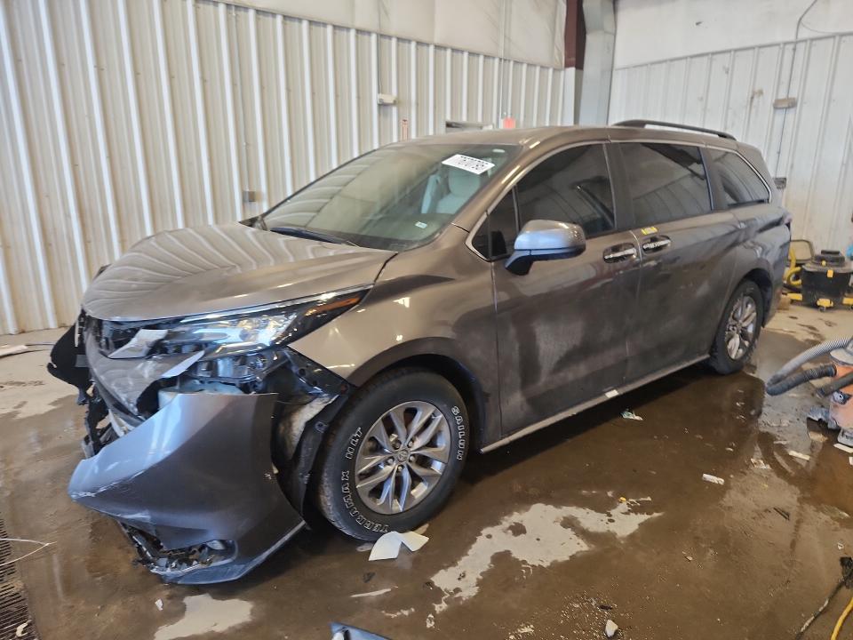 77670795 :رقم المزاد ، 5TDYRKEC3NS103389 vin ، 2022 Toyota Sienna مزاد بيع