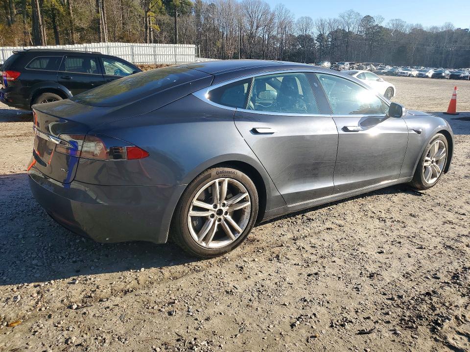 76238475 :رقم المزاد ، 5YJSA1E26HF199008 vin ، 2017 Tesla Model S مزاد بيع