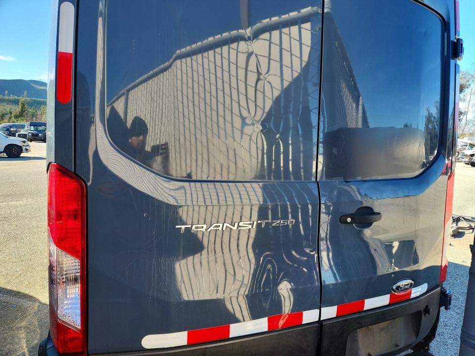 41846816 :رقم المزاد ، 1FTBR3X83LKA56535 vin ، 2020 Ford Transit مزاد بيع