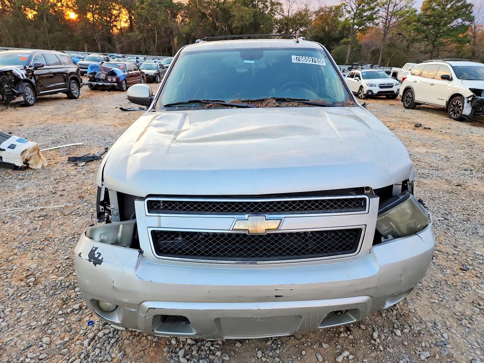 2011 Chevrolet Suburban მანქანა იყიდება აუქციონზე, vin: 1GNSCJE02BR331988, აუქციონის ნომერი: 76659765