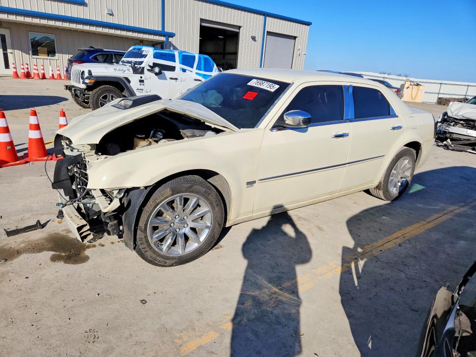 76987195 :رقم المزاد ، 2C3CA5CV1AH329435 vin ، 2010 Chrysler 300 مزاد بيع