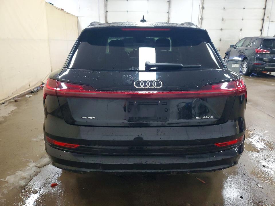 Продажа на аукционе авто 2022 Audi E-tron, vin: WA1AAAGE5NB019609, номер лота: 76046765