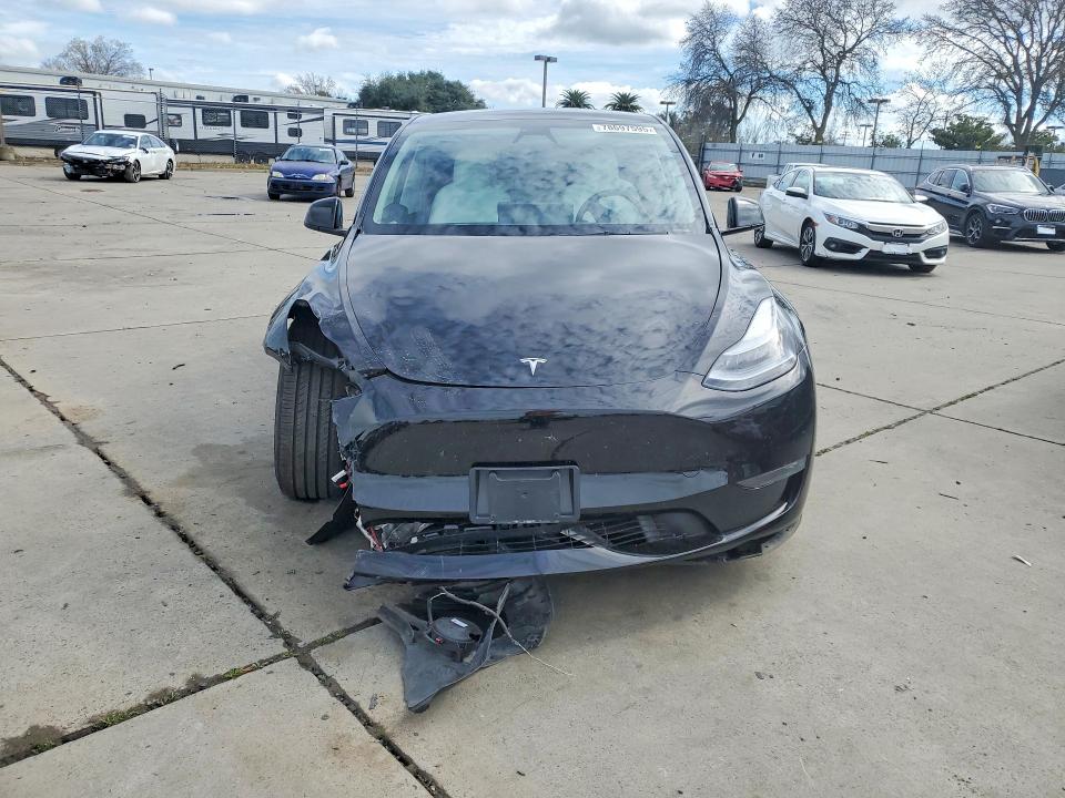78697595 :رقم المزاد ، 7SAYGDEF9SF266451 vin ، 2025 Tesla Model Y مزاد بيع