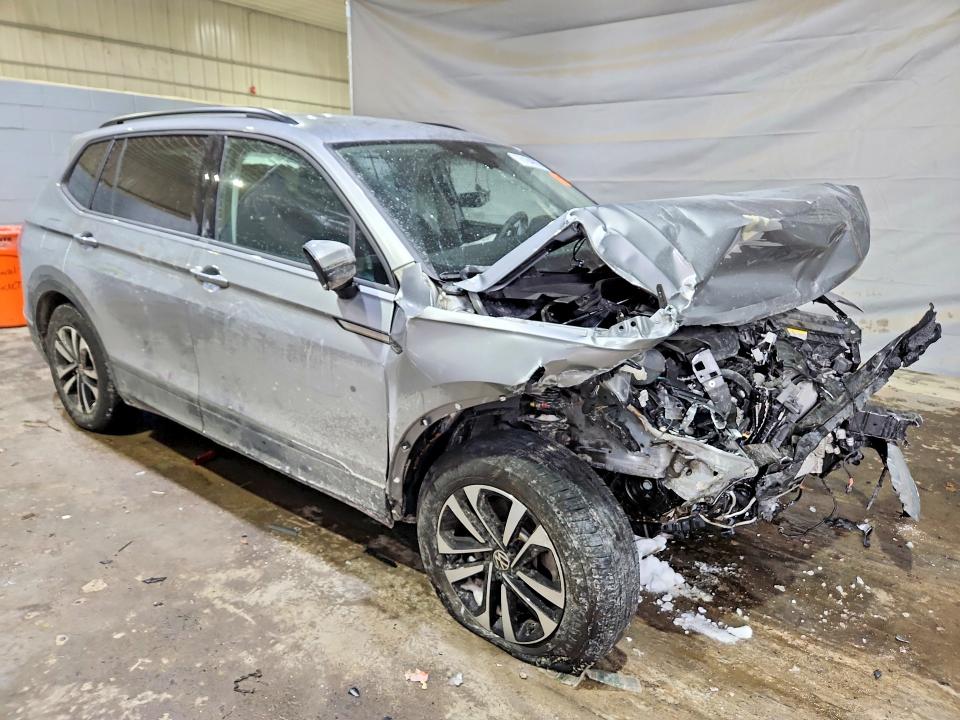 2024 Volkswagen Tiguan მანქანა იყიდება აუქციონზე, vin: 3VVFB7AX9RM010398, აუქციონის ნომერი: 76184995