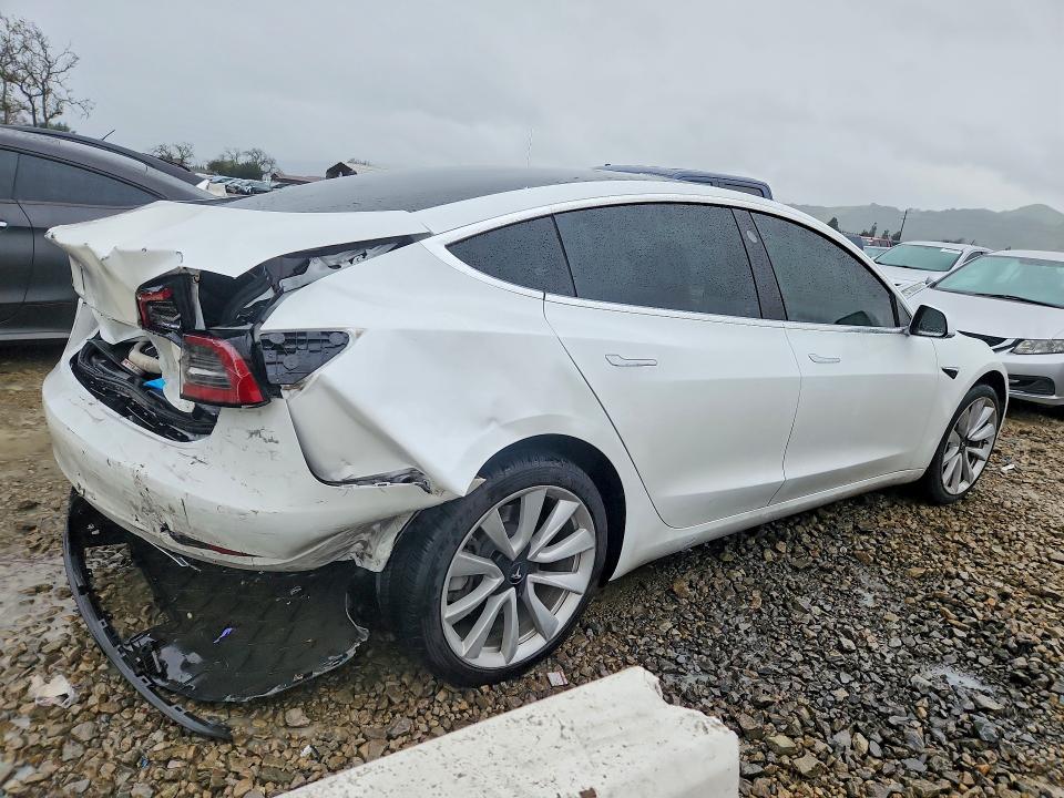 77795745 :رقم المزاد ، 5YJ3E1EB2LF621471 vin ، 2020 Tesla Model 3 مزاد بيع