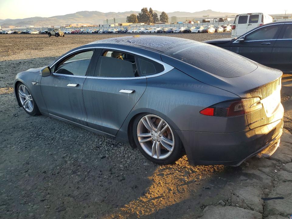 Aukcja sprzedaży 2013 Tesla Model S, vin: 5YJSA1CN1DFP05500, numer aukcji: 75805465