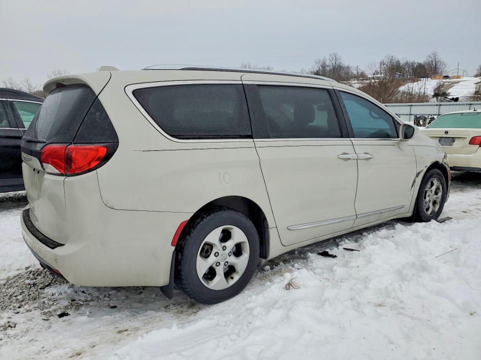 Продажа на аукционе авто 2017 Chrysler Pacifica, vin: 2C4RC1EG5HR555828, номер лота: 75688475