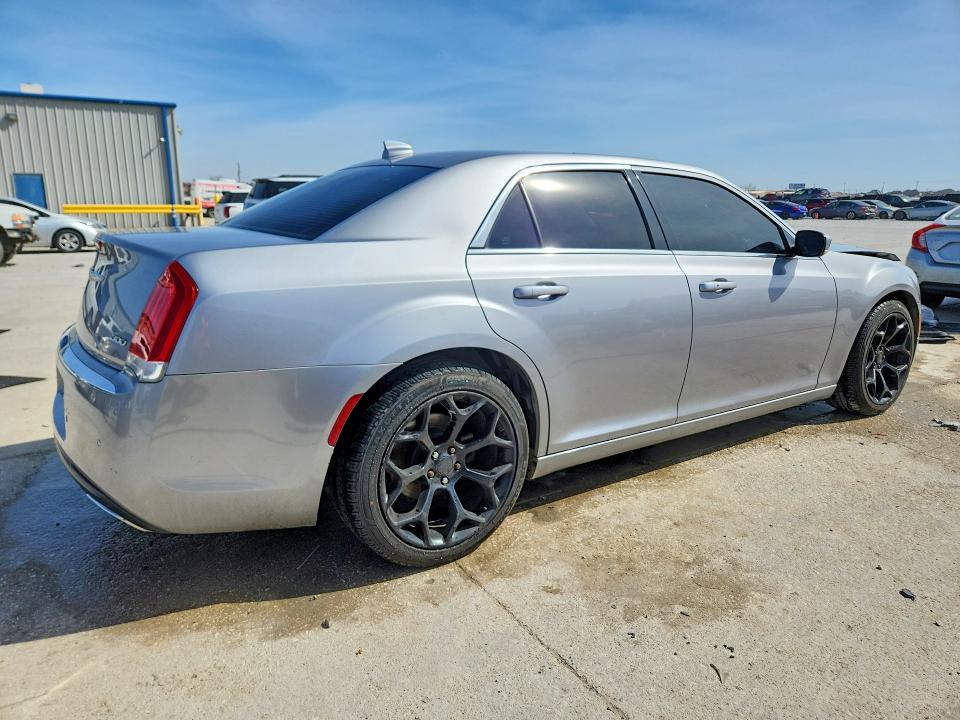 78482035 :رقم المزاد ، 2C3CCAAG9FH830183 vin ، 2015 Chrysler 300 مزاد بيع