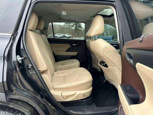 Продаж на аукціоні авто 2021 Toyota Highlander, vin: 5TDGBRCH7MS527583, номер лоту: 77337435