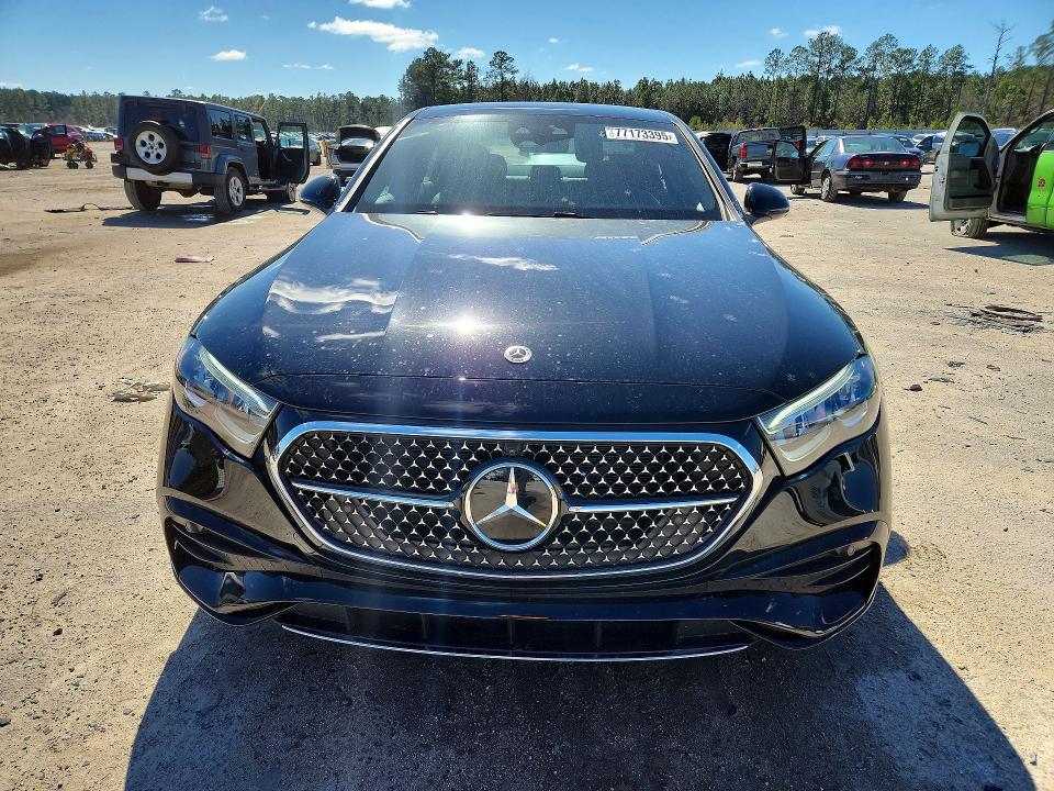 Продаж на аукціоні авто 2025 Mercedes-benz E, vin: W1KLF4GB1SA137929, номер лоту: 77173395