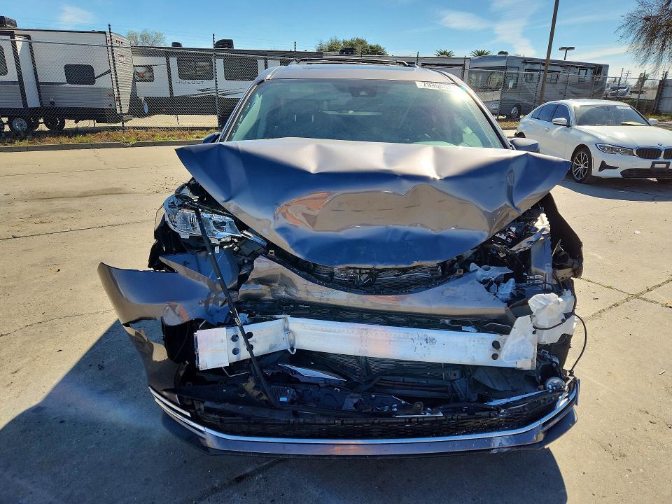 79356815 :رقم المزاد ، 5TDYSKFC8RS124909 vin ، 2024 Toyota Sienna مزاد بيع