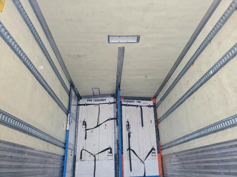 Продаж на аукціоні авто 2015 Util Refrigerated Van Trailer, vin: 1UYVS1280FM245702, номер лоту: 74710755