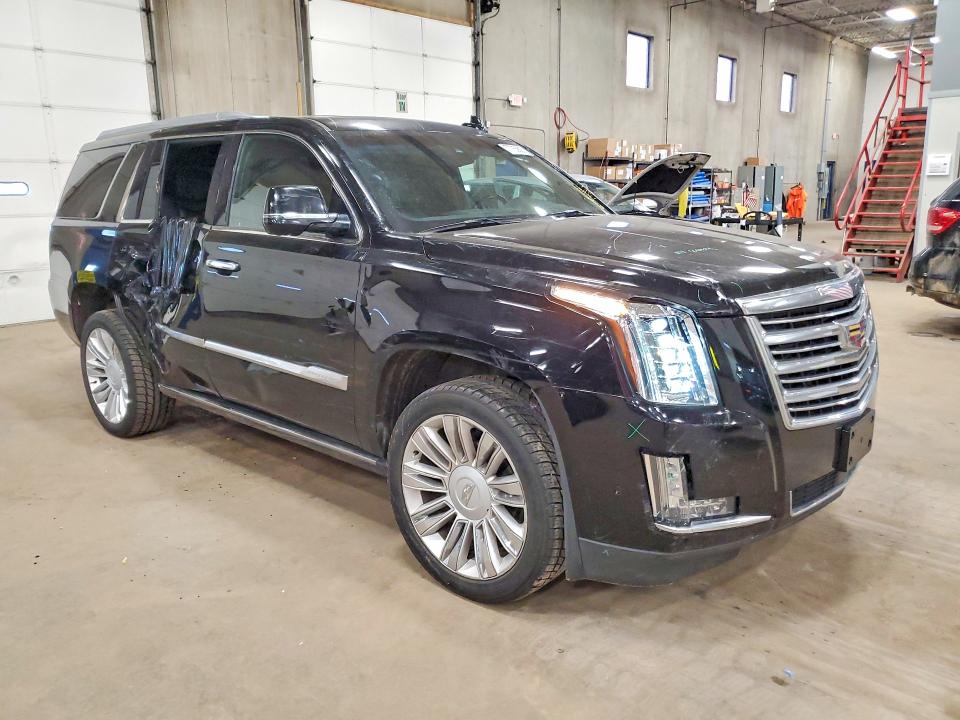2017 Cadillac Escalade მანქანა იყიდება აუქციონზე, vin: 1GYS4DKJ6HR174621, აუქციონის ნომერი: 77763605