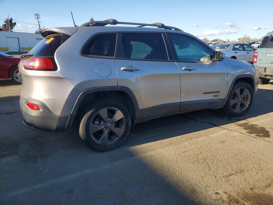 2017 Jeep Cherokee მანქანა იყიდება აუქციონზე, vin: 1C4PJLCB7HW510302, აუქციონის ნომერი: 76763055