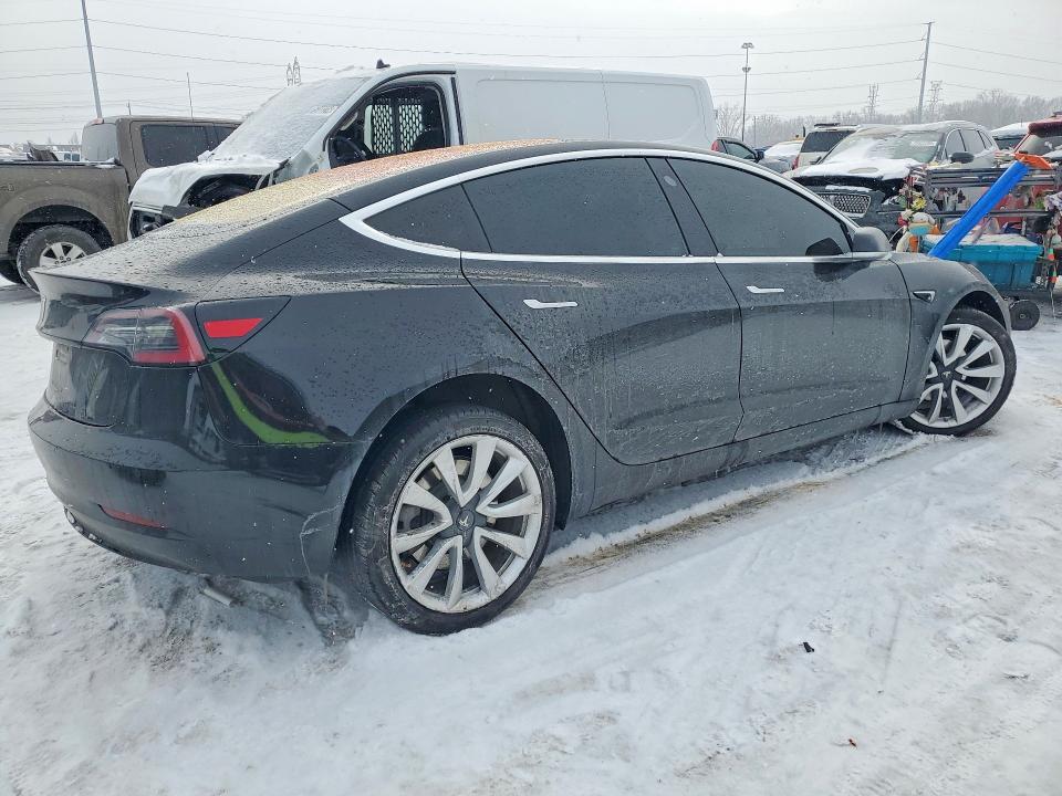 Продажа на аукционе авто 2018 Tesla Model 3, vin: 5YJ3E1EA4JF179443, номер лота: 74872135