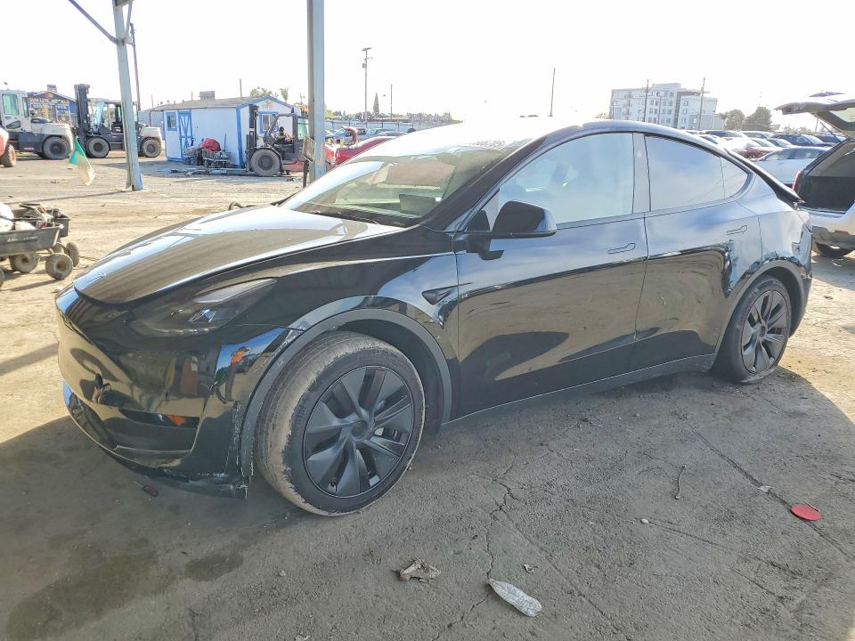 77308705 :رقم المزاد ، 7SAYGDED2SF274082 vin ، 2025 Tesla Model Y مزاد بيع