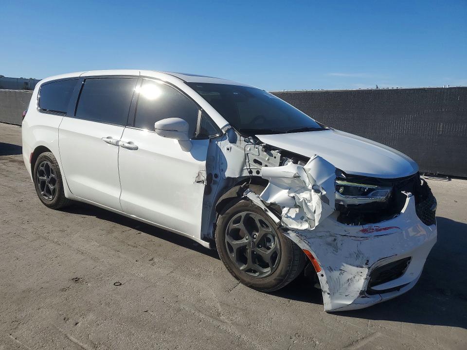 77780335 :رقم المزاد ، 2C4RC1S72NR215939 vin ، 2022 Chrysler Pacifica مزاد بيع