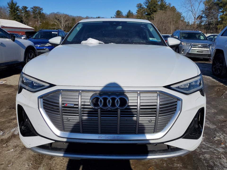 2022 Audi E-tron მანქანა იყიდება აუქციონზე, vin: WA13AAGE3NB025787, აუქციონის ნომერი: 74288535