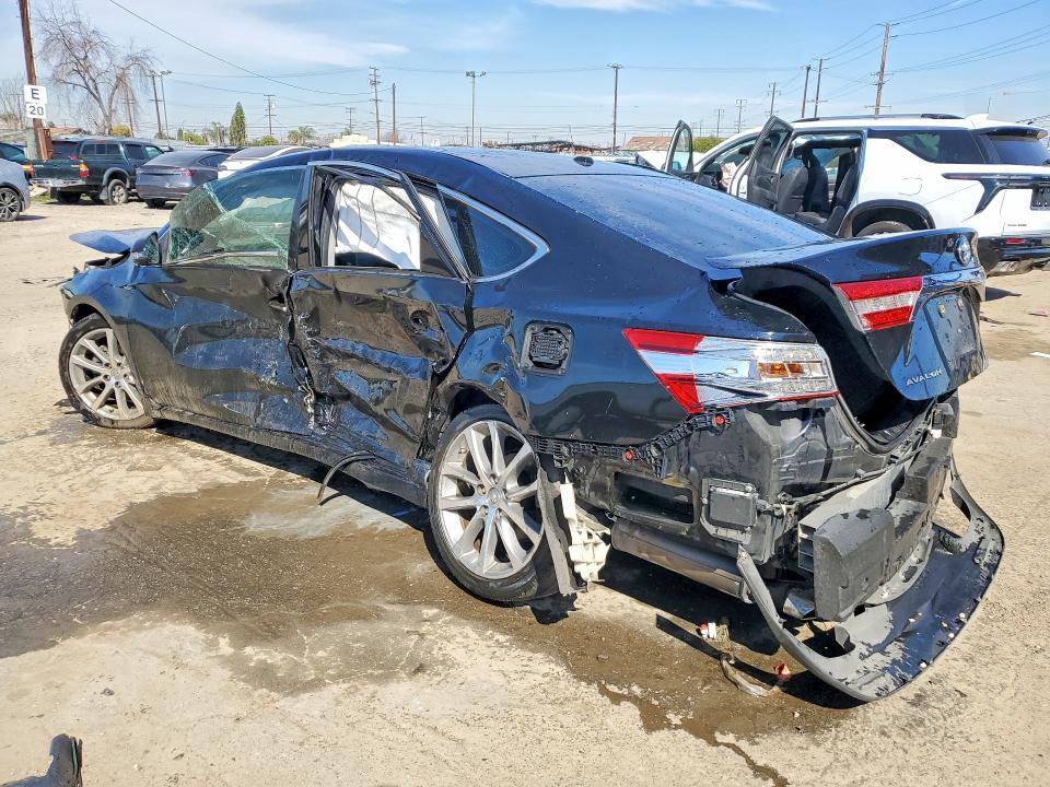 79031245 :رقم المزاد ، 4T1BK1EB0FU172240 vin ، 2015 Toyota Avalon مزاد بيع