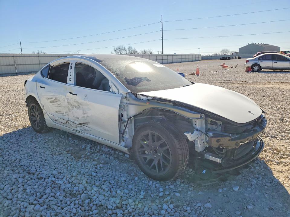2026 Tesla Model 3 მანქანა იყიდება აუქციონზე, vin: 5YJ3E1EA8TF116140, აუქციონის ნომერი: 75793155