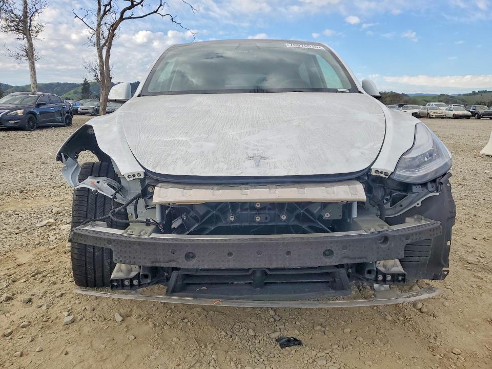 76976515 :رقم المزاد ، 7SAYGDEE8NF388214 vin ، 2022 Tesla Model Y مزاد بيع
