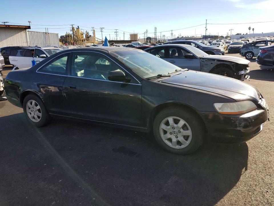 78007605 :رقم المزاد ، 1HGCG327XYA011308 vin ، 2000 Honda Accord مزاد بيع