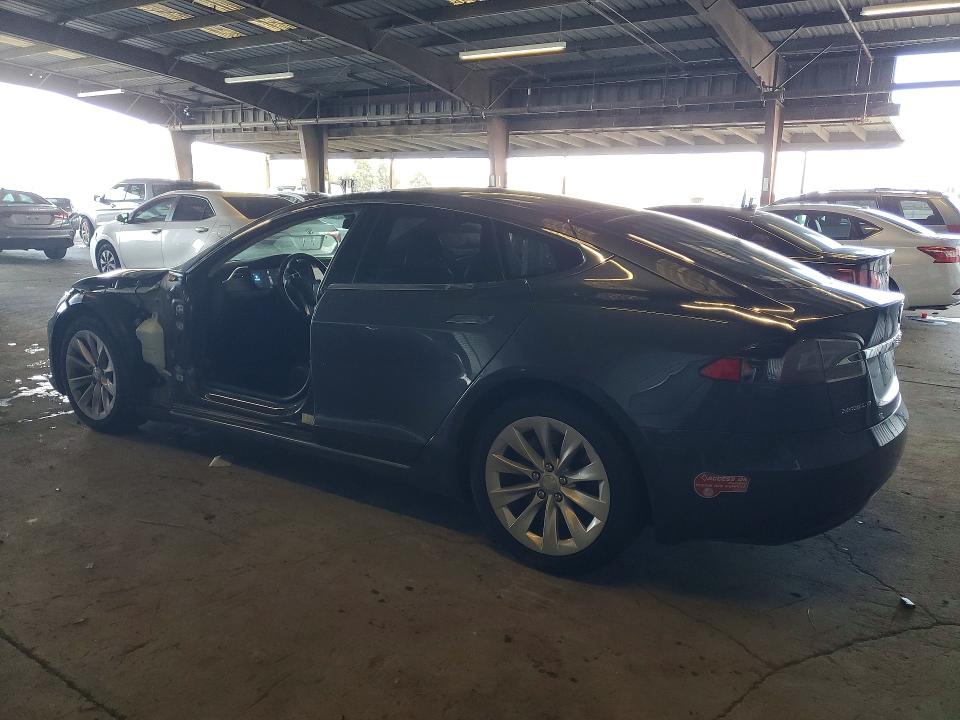 77611255 :رقم المزاد ، 5YJSA1E11HF207300 vin ، 2017 Tesla Model S مزاد بيع