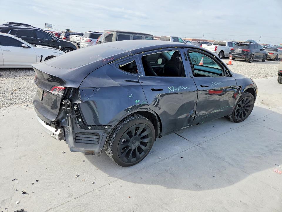 2024 Tesla Model Y მანქანა იყიდება აუქციონზე, vin: 7SAYGDEDXRF037897, აუქციონის ნომერი: 77627875