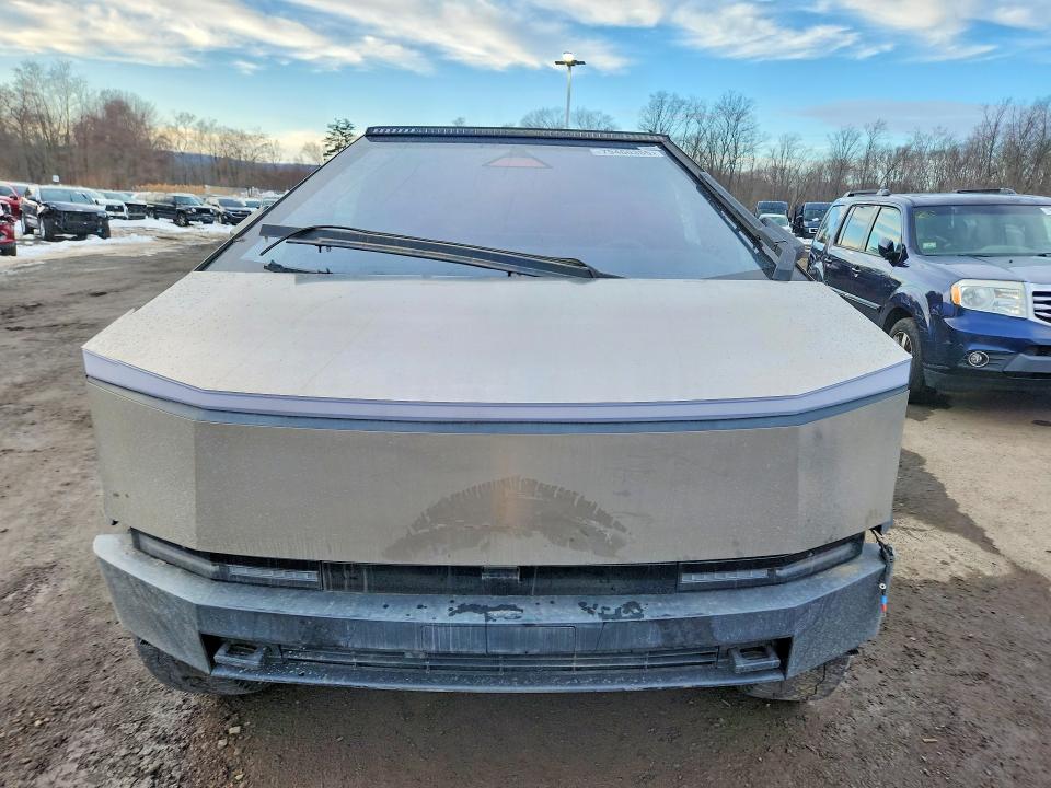79460355 :رقم المزاد ، 7G2CEHEE3RA000245 vin ، 2024 Tesla Cybertruck مزاد بيع