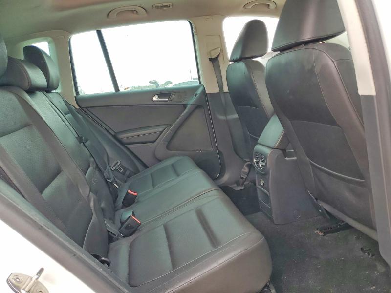 2015 Volkswagen Tiguan მანქანა იყიდება აუქციონზე, vin: WVGAV7AX3FW507857, აუქციონის ნომერი: 76195945