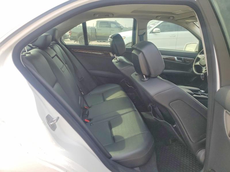 Продаж на аукціоні авто 2013 Mercedes-benz C 250, vin: WDDGF4HB8DR301259, номер лоту: 77929115