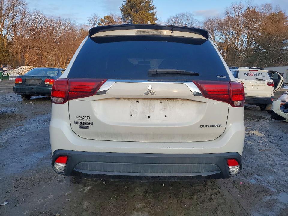 Продаж на аукціоні авто 2018 Mitsubishi Outlander, vin: JA4AZ3A33JZ035871, номер лоту: 77730375