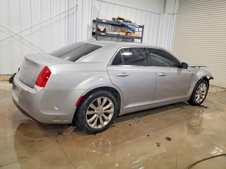 76822455 :رقم المزاد ، 2C3CCARG2GH270500 vin ، 2016 Chrysler 300 مزاد بيع