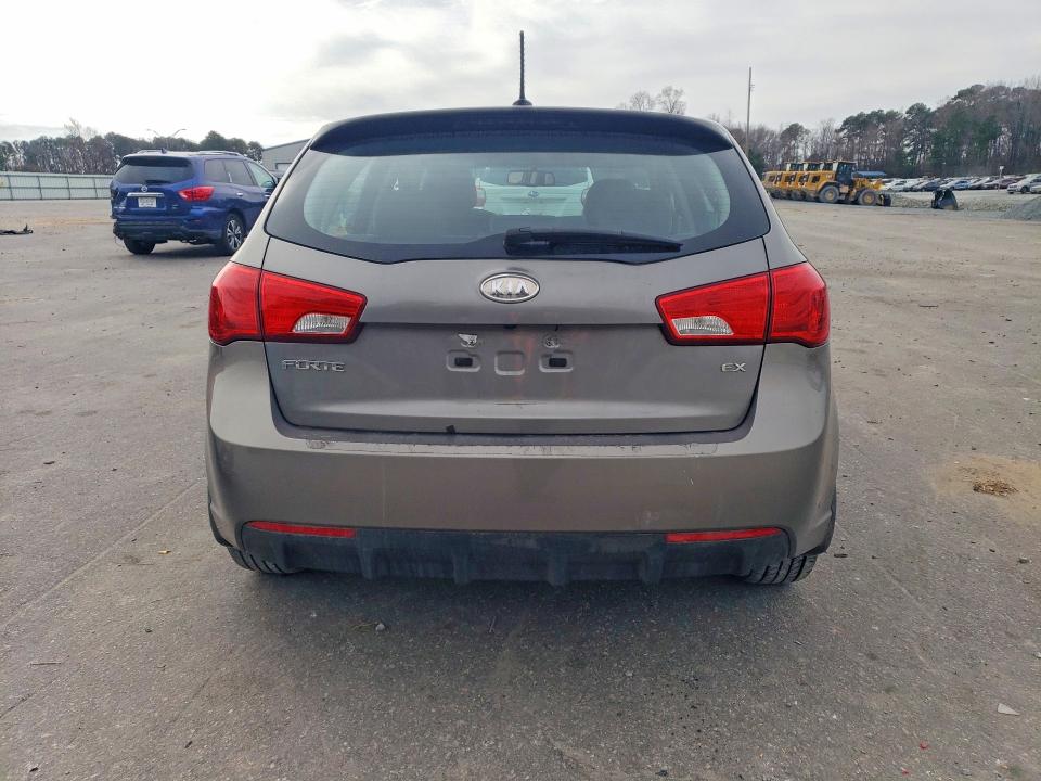 78036635 :رقم المزاد ، KNAFU5A23B5410824 vin ، 2011 Kia Forte مزاد بيع