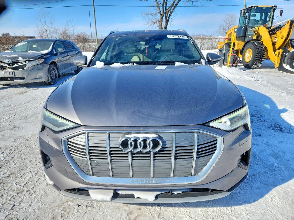 76062435 :رقم المزاد ، WA1AAAGE4KB021993 vin ، 2019 Audi E-tron مزاد بيع