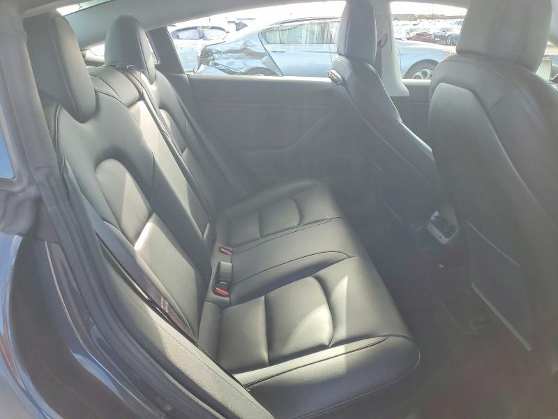 78172845 :رقم المزاد ، 5YJ3E1EA8JF077689 vin ، 2018 Tesla Model 3 مزاد بيع