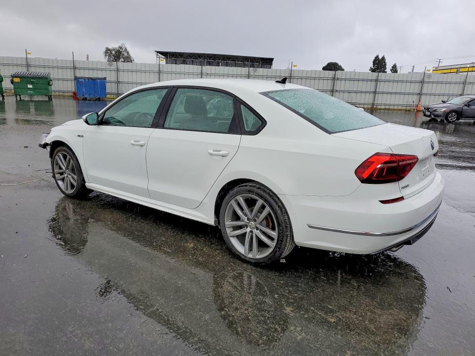 77551625 :رقم المزاد ، 1VWAA7A38JC008055 vin ، 2018 Volkswagen Passat مزاد بيع