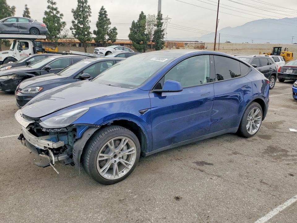 77006595 :رقم المزاد ، 7SAYGDED8PF957377 vin ، 2023 Tesla Model Y مزاد بيع