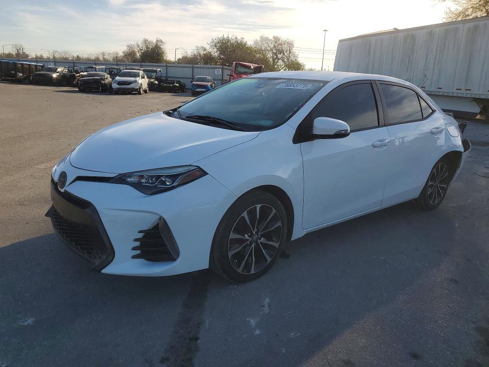 78853775 :رقم المزاد ، 5YFBURHE5JP848173 vin ، 2018 Toyota Corolla مزاد بيع