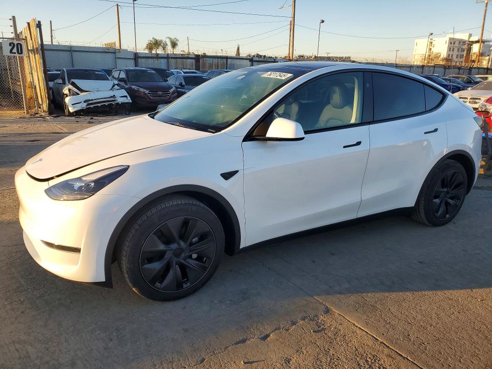 76217545 :رقم المزاد ، 7SAYGDED6SA373016 vin ، 2025 Tesla Model Y مزاد بيع