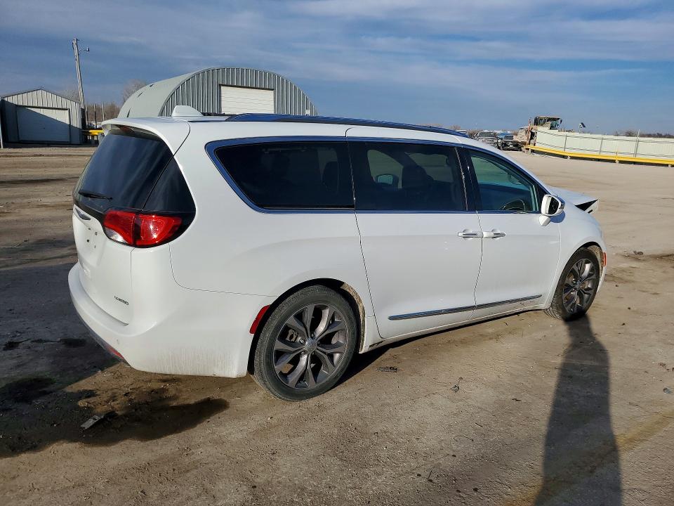 Продажа на аукционе авто 2017 Chrysler Pacifica, vin: 2C4RC1GGXHR787998, номер лота: 77776535