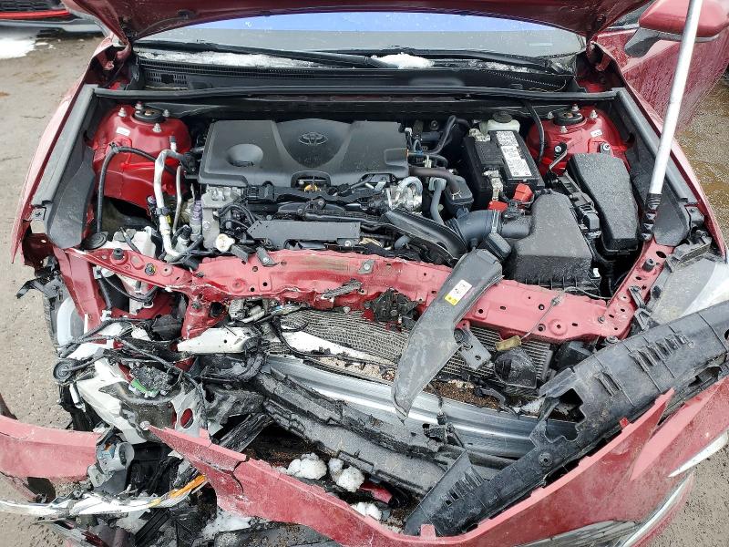 76821145 :رقم المزاد ، 4T1C11AK1MU556019 vin ، 2021 Toyota Camry مزاد بيع