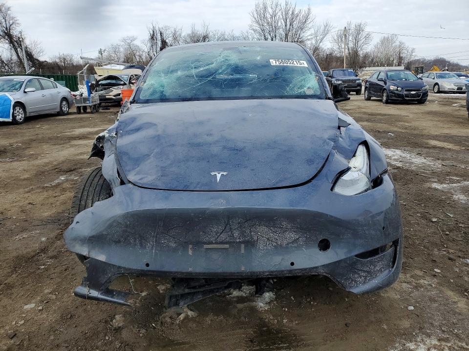75805215 :رقم المزاد ، 7SAYGDEE8NF399469 vin ، 2022 Tesla Model Y مزاد بيع