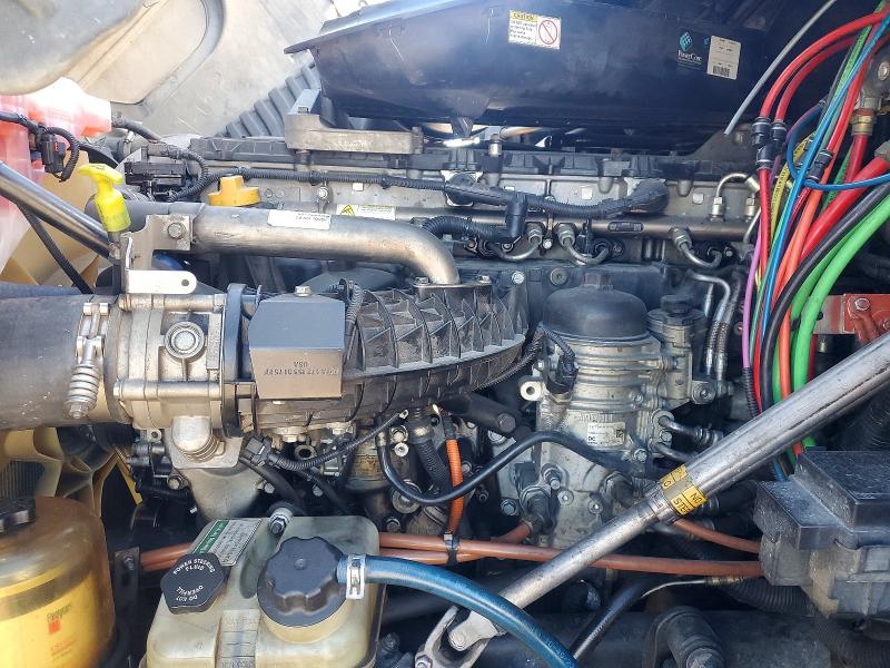 77428975 :رقم المزاد ، 1FUBGEDV1GLHC5615 vin ، 2016 Freightliner Cascadia 1 مزاد بيع