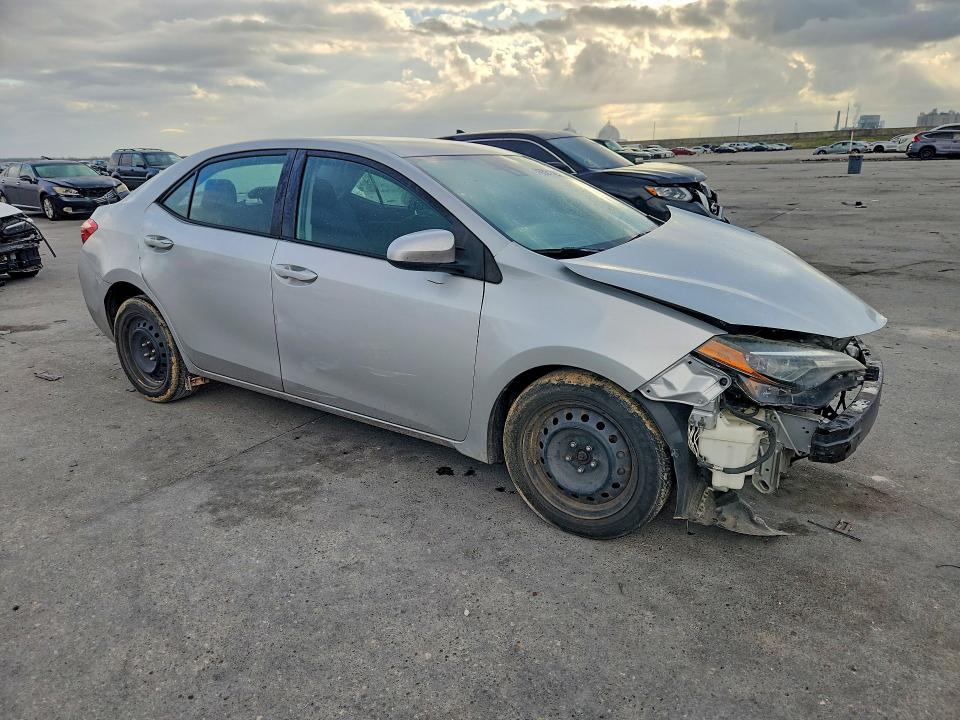 76321735 :رقم المزاد ، 2T1BURHE4JC029042 vin ، 2018 Toyota Corolla مزاد بيع