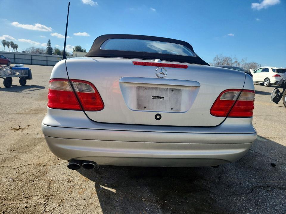 2002 Mercedes-benz Clk მანქანა იყიდება აუქციონზე, vin: WDBLK74G72T115976, აუქციონის ნომერი: 77195255